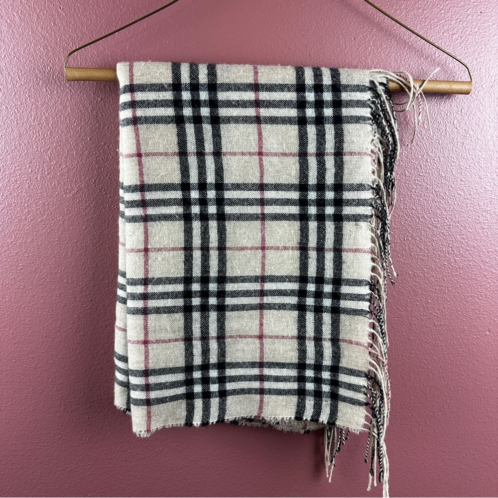 Burberry 100% cashmere Check 83x30 inch shawl or scarf with fringe